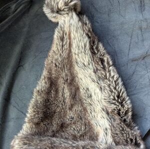 ✨ Holiday Cheer ✨ Faux Fur Winter Hat with Pom Pom ✨